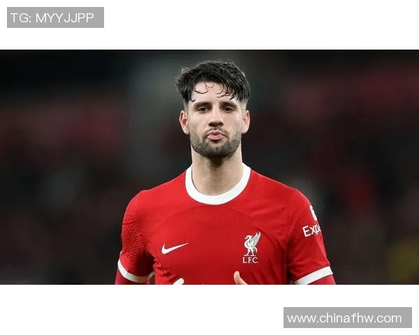 索博斯洛伊在联赛杯中大放异彩助力球队晋级展现卓越实力