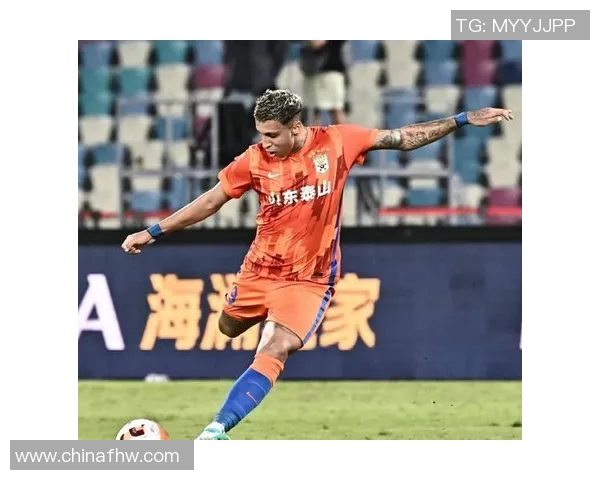 山东泰山vs青岛西海岸戴伟浚