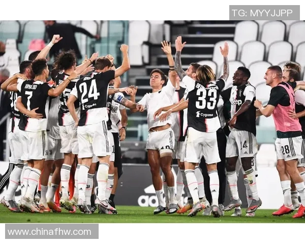 新赛季意甲联赛排名榜首交替之战频现，多支豪门球队争夺冠军宝座