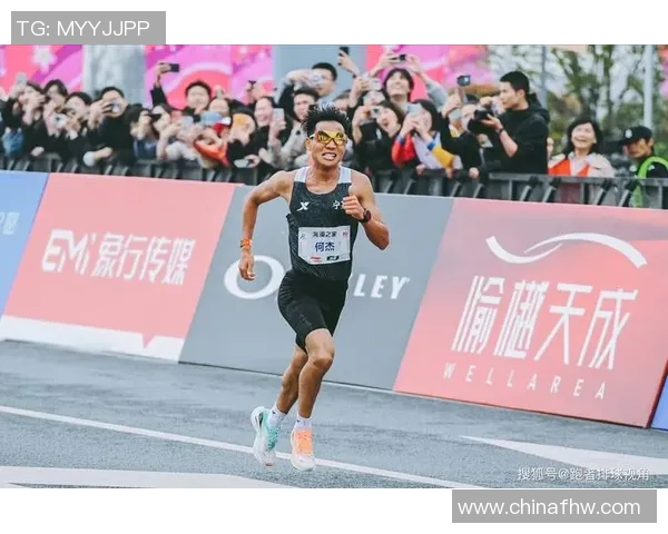 男子60米短跑赛季最佳成绩揭晓引发热议运动员们争相挑战新纪录 男子60米短跑赛季最佳成绩揭晓引发热议运动员们争相挑战新纪录